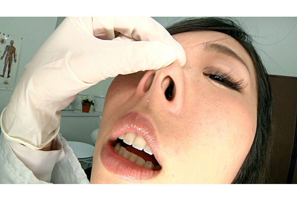 EVIS-604 Female Doctor's Obscene Nose Licking Lesbian Examination Screenshot 12