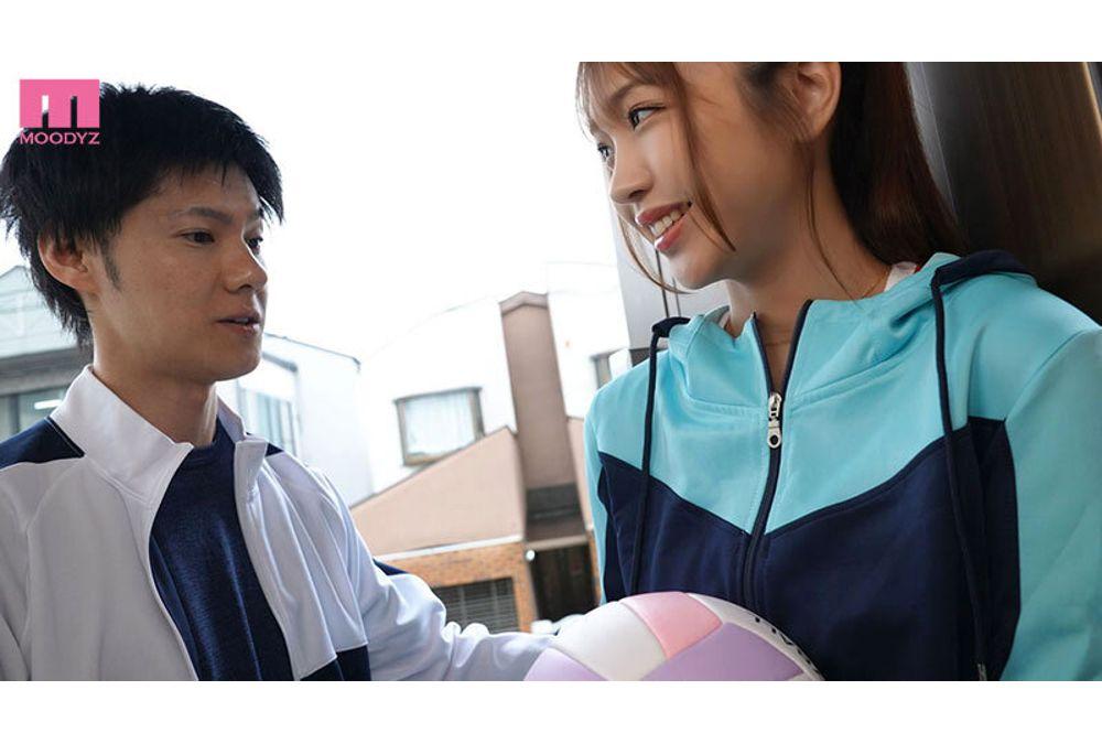 MIAB-564 Covered In Sweat And Semen, This Big-assed Volleyball Mom And Horny Slut Wife, Kinoshita Himari, Milks The Young Coach's Load Of 12 Loads. Screenshot 4