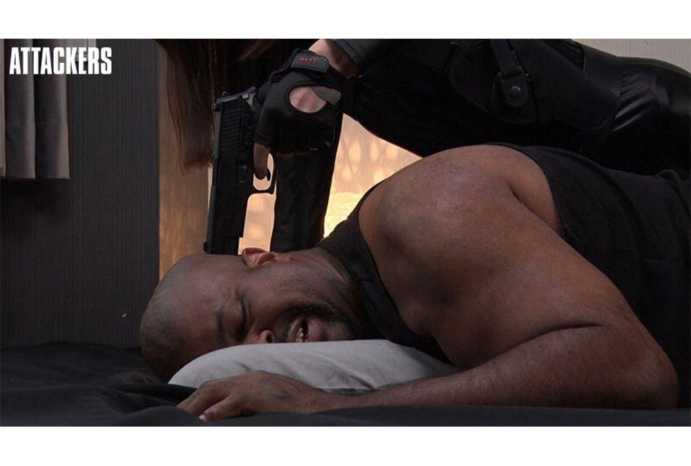 ATID-636 Amaryllis Chapter 2: International Crime Organization Vs. Beautiful Detective Screenshot 5