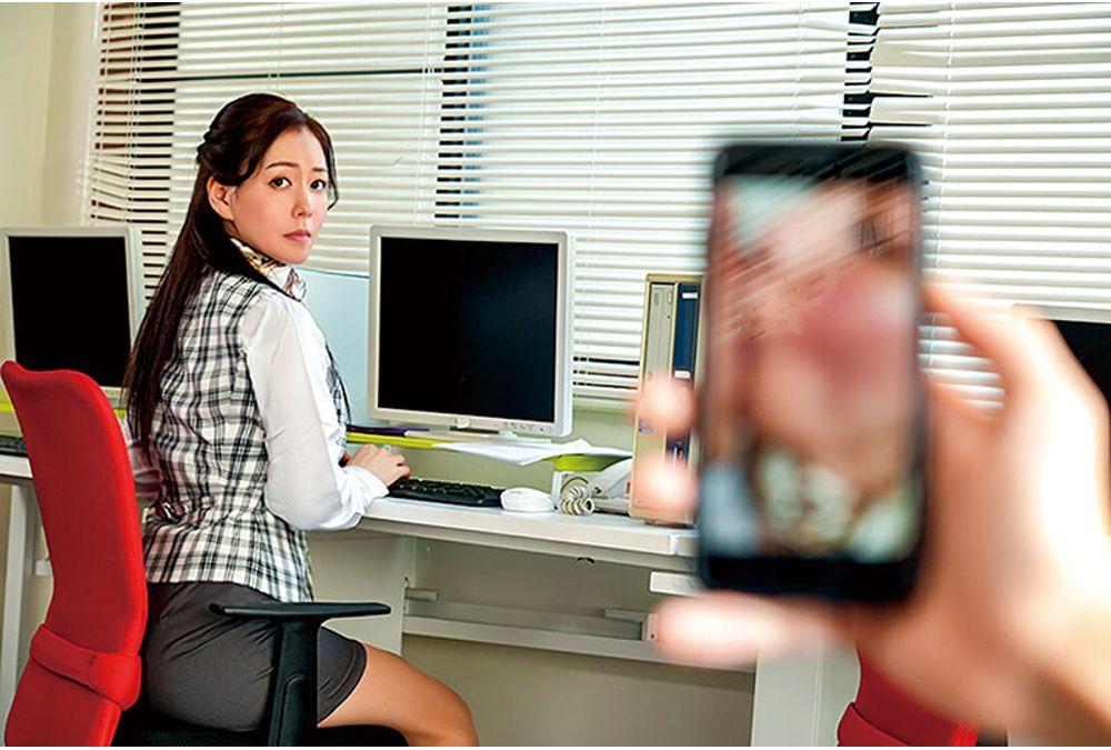 NGOD-321 The Office Worker At The Client's Place Of Business Is The Mother Of My Classmate... I Couldn't Resist The Allure Of Her Ripe Body And Made Her Cum Over And Over Again With My Fierce Pistoning. Hikari Misaki Screenshot 13