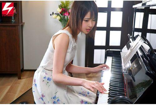 NNPJ-371 Piano History 17 Years God's Fingering Handjob Genius Pianist Makes Her AV Debut Once In Her Life. Screenshot