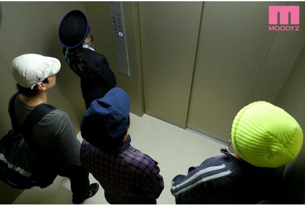 MIAD-760 Elevator Girl Behind Closed Doors Population Les ×-flops Yukino Azumi Screenshot 7