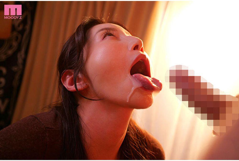 MIKR-084 Are You Sure You Want Me? I'm Just An Old Lady... Big-assed Housewife Gets Fired Up By Young, Hard Cock In A Sweaty, Cheating Part-time Job, Cumming Inside 20 Times - Aki Sasaki Screenshot 8