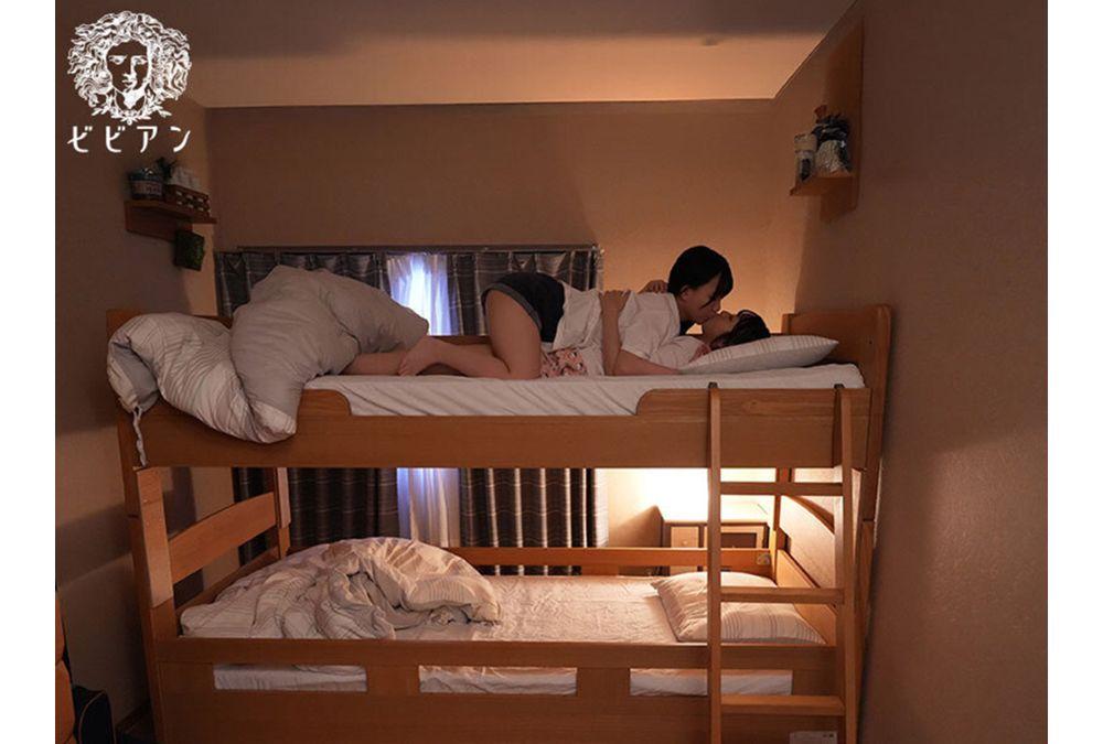 BBAN-580 Homesick Lesbians: Mama's Boys Who Immerse Themselves In Lesbian Pleasure To Forget The Loneliness Growing In A Girls' Dormitory - Minami Hinano, Mochizuki Tsubomi Screenshot 2