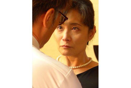 TMRD-1018 Mature Wife Fifty Mother Drowning In Her Son's Son's Funeral Night, Innocent Wife Embraced By Her Father-in-law Screenshot