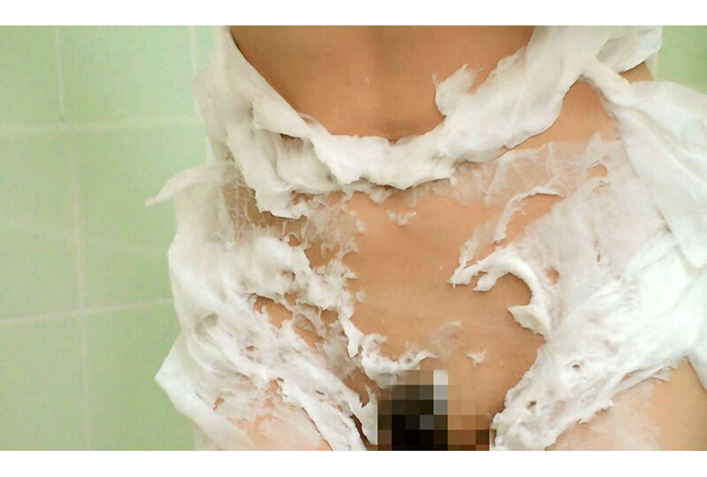 FTHTD-172 The Paper Melts And Reveals Your Private Parts!? Expose Your Opponent's Private Parts! A Water Gun Showdown That You Can't Afford To Lose! 20 Women Participated Screenshot 7