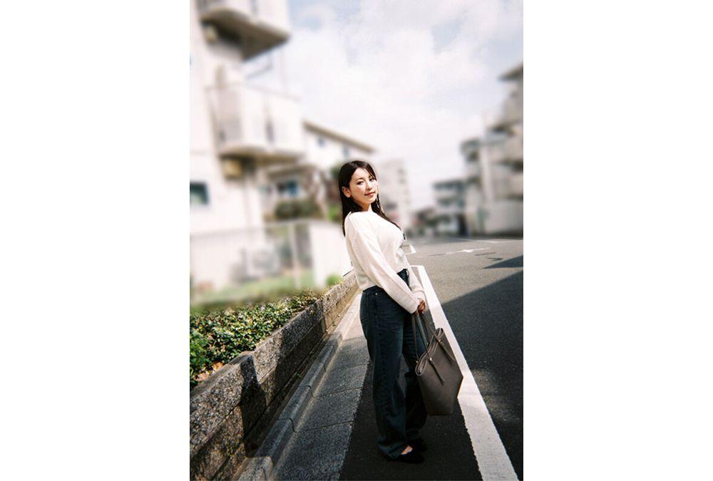 JERA-023 After The After-party With My Coworker, Yuri Sasahara, Who I'm Not Particularly Close To, We Went To A Hotel, And Our Bodies Were So Compatible That I Gradually Got Into A Spoiled Mood, So I Drank Her Cum And Creampied Her Many Times Until The Morning Screenshot 12