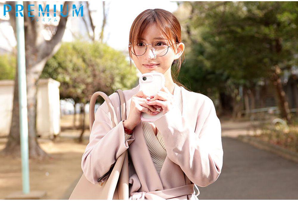 PRED-882 Convenient, Plain-looking, Bespectacled, Big-breasted Junior Office Lady Who's Okay With Unprotected Sex. I Rub Her Nipples Until They're Hard And We Have Sex All The Time. - Karen Yuzuriha Screenshot 6