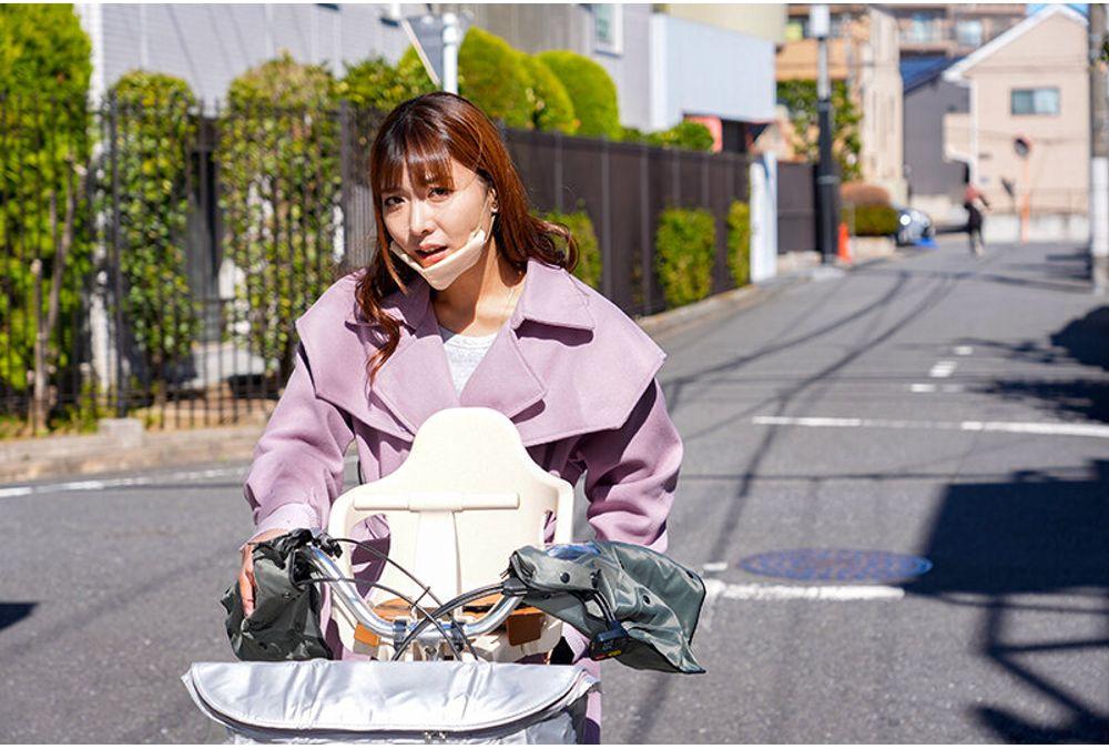 SVHOT-006 ★A True, Erotic And Delightful Story: A Bike-shy Mom Comes To Her House And Ends Up In A Creampie Swamp Hell! An Ordinary Businessman Is Given A Lecture On The Street And Then Has Endless Sex! Mizukawa Jun Screenshot 8