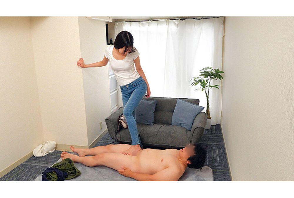 SKMJ-711 She's Almost Completely Unstimulated // A Super-naive Amateur Girl Is Alone In A Closed Room With A Masochistic Guy Lol "Come On, Let's Cum /// But Don't Cum Without My Permission!" The Overly Sensitive Masochistic Guy Turns Her On And Awakens Her Sadistic Slut Side!? Nipple Licking, Handjob, Face Sitting, Footjob, And Insults Bring Him To The Brink Of Orgasm // She Straddles The Masochistic Guy's Explosive Ejaculation And Pounds Him With Her Erotic Hip Thrusts In A Cowgirl Position... 5 Screenshot 13