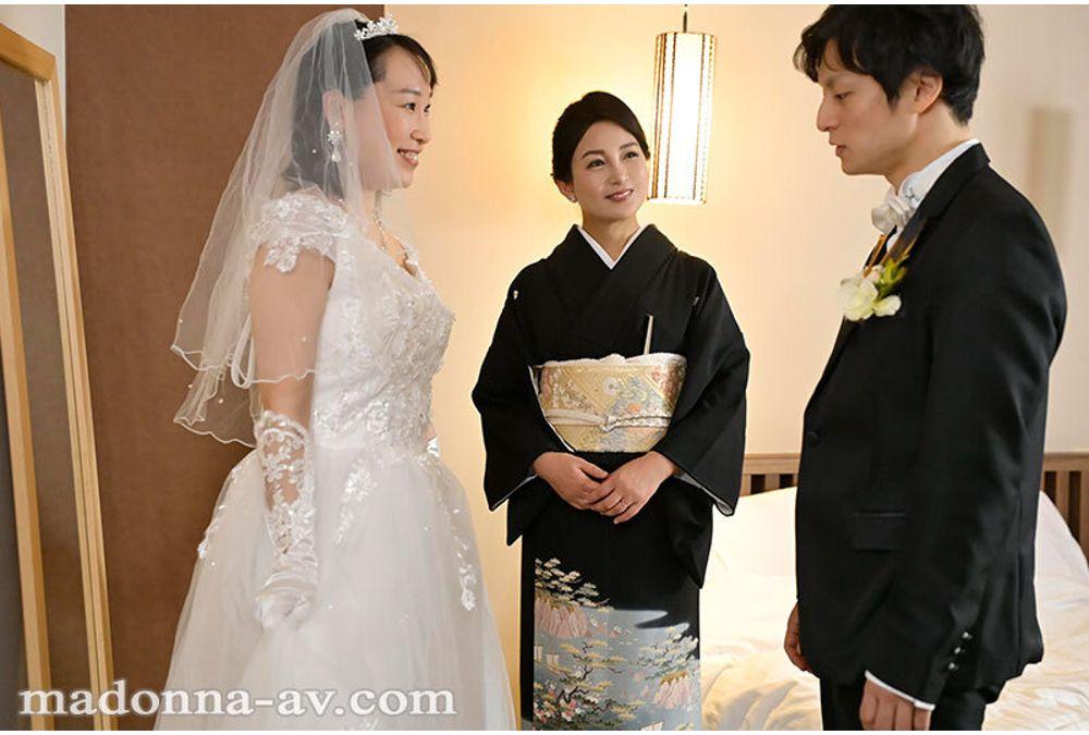 ROE-525 While Watching Her Daughter's Happiness Unfold... A Mother Is Raped By Her Son-in-law At The Wedding Reception. Screenshot 5