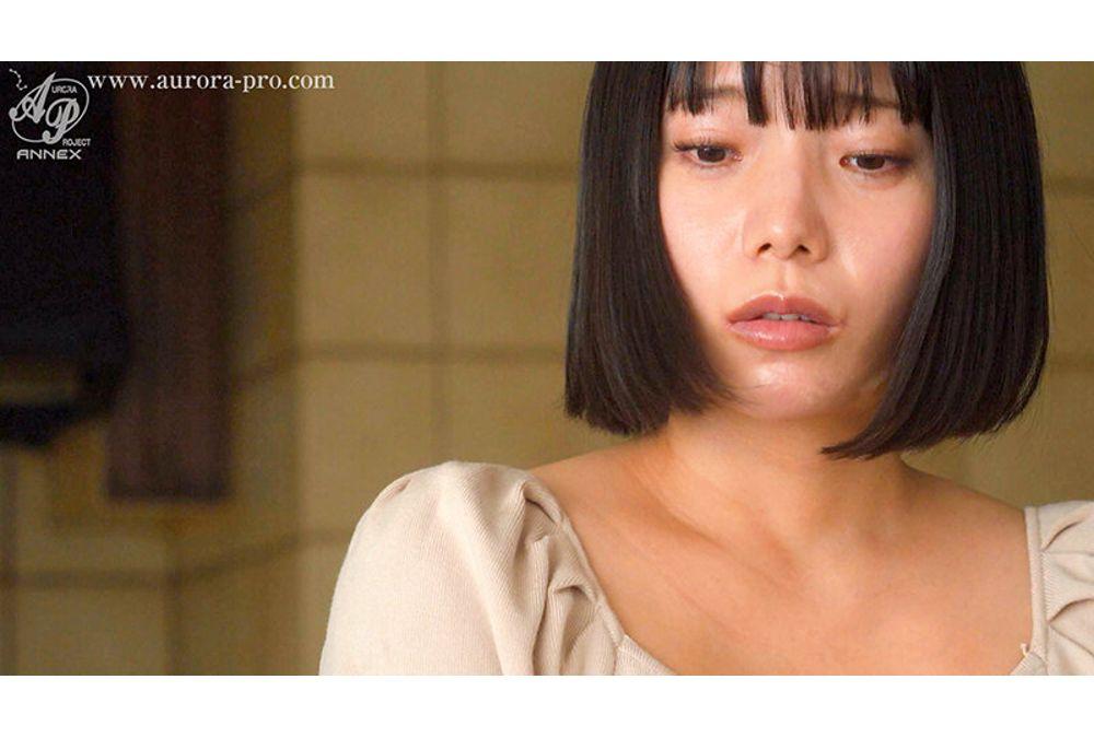 APNS-406 "Please Impregnate Me..." Cuckolding NTR Reunion: Unable To Bear Her Infertile Husband Any Longer - Sunao Kui Screenshot 7