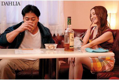 DLDSS-017 Kinshicho Joo Night Butterfly Cum Cum Inside Customer Service Ayaka Tomoda Screenshot 7