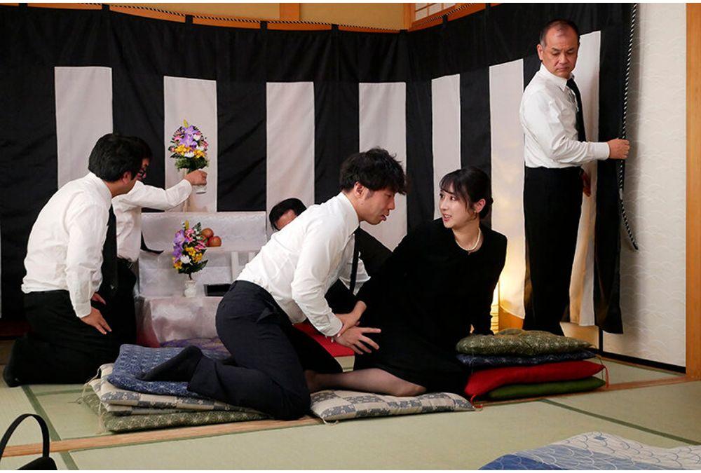 AKDLD-342 [The Feeling Of Immorality Is Sweet] Beautiful Black Formal Wear, Mourning Beauty, Bukkake And Cumshot SEX With Yuika Onosaka Screenshot 9