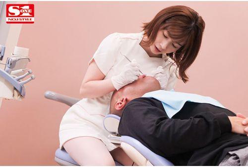 SONE-134 A Married Dental Hygienist With A Distorted Sexual Habit, Saki Okuda, Who Seduces Patients Lying Down With Her Big Raw Breasts. Screenshot