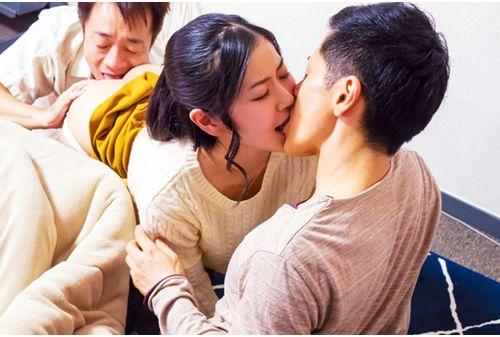 HEZ-347 Secretly Mischievous In The Kotatsu Creampie Incest To My Mother-in-law! Zubo In The Crotch Of An Affair Beautiful Mature Woman! 15 People Screenshot
