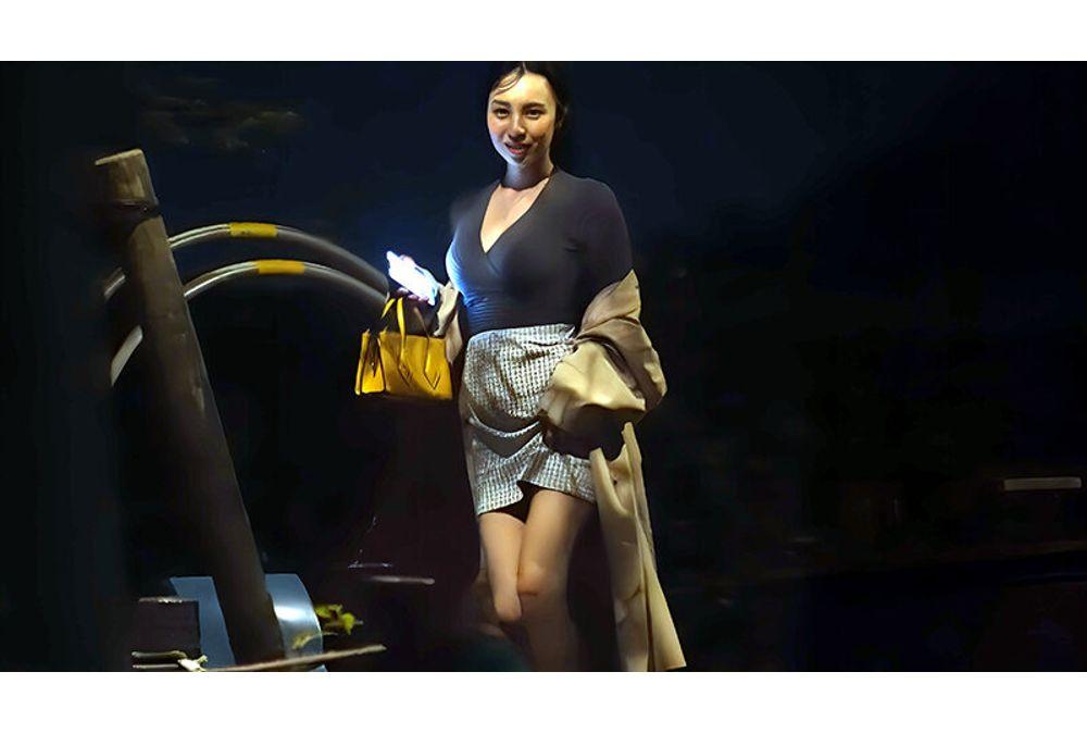 PYM-533 A Girl On The Street Was So Sexy That I Kept Staring At Her, And She Secretly Gave Me A Handjob Screenshot 8