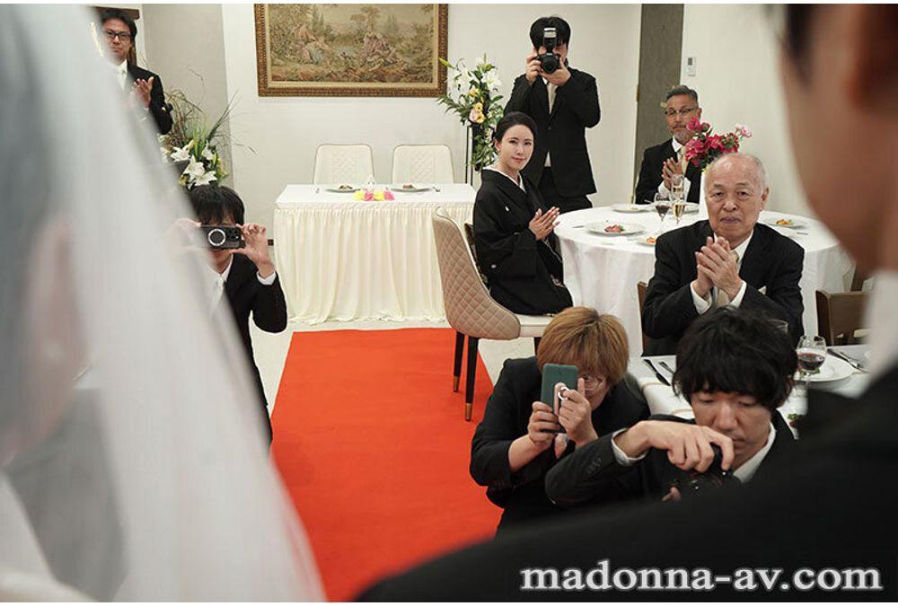 ROE-450 While Witnessing Her Daughter's Happiness... Mother Yuka Mizuno Violated By Her Son-in-law At The Wedding Reception Screenshot 8
