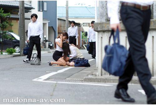 JUX-199 Despicable Inwai Commuting - Maki Hojo Was Orchestrated Married Female Teacher Molester Train ~ Screenshot
