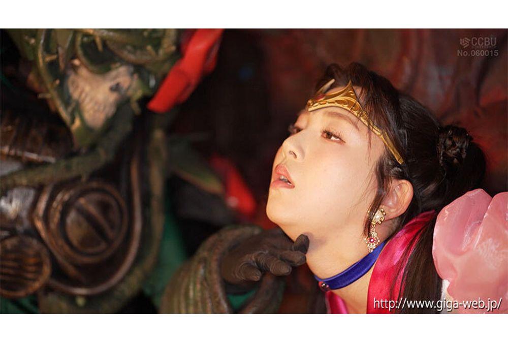 SPSE-14 Pretty Warrior Claudia Right → Swallowing The Giant Beast Claudia Fuwari Mashiro Screenshot 9