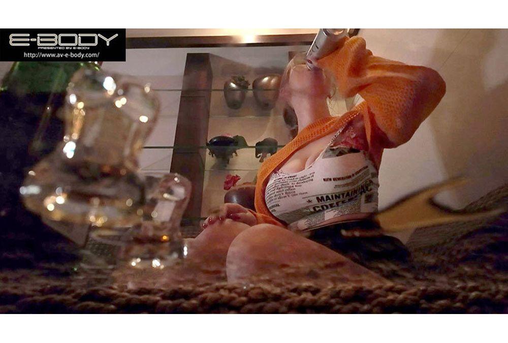 EBWH-243 Drinking With A Gal Is Fun And Erotic! A Slut With A Perfect J-cup Body Gets Drunk And Mercilessly Makes A Masochistic Man Cum In A Reverse Pick-up Bar Crawl Kiyomiya Nina Screenshot 7