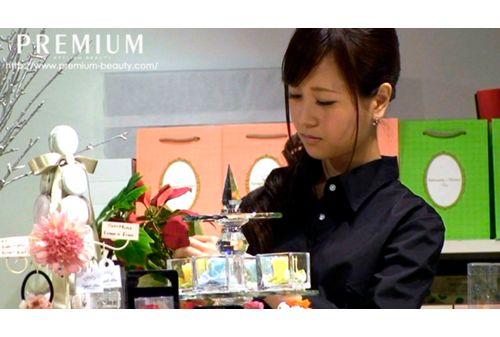 PTV-003 Beautiful Woman Clerk's Flower Shop You Find In Odaiba I Have Out AV! Screenshot