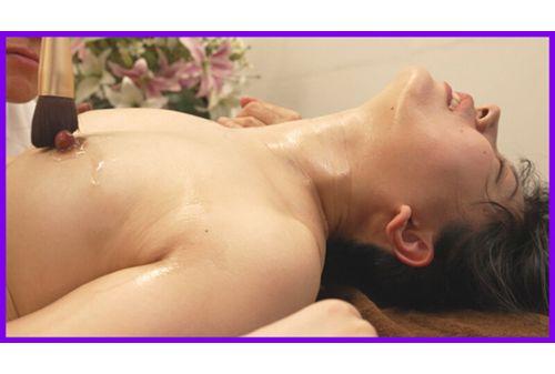 MRFK-006 Aphrodisiac Mixed In! Frustrated Married Woman Picked Up For Climax Erotic Massage 2 Screenshot 11