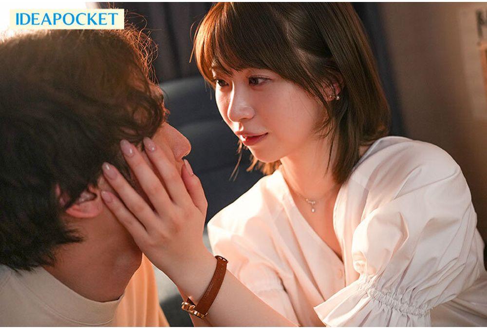IPZZ-944 "You Can Think Of Me As Your Girlfriend Until You Graduate, Okay?" Luna-sensei, A Former Celebrity And Now A Private Tutor, Healed My Distrust Of Women With Gentle French Kisses And Enveloping Slow Sex. (Shiraishi Luna) Screenshot 7