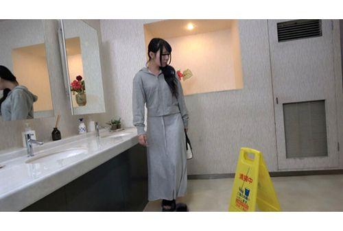 GNS-122 Department Store Toilet Cleaner: Sex Spray That Increases Sensitivity Makes Her Eyes Roll Back And She Has Non-consensual Sex Screenshot 9