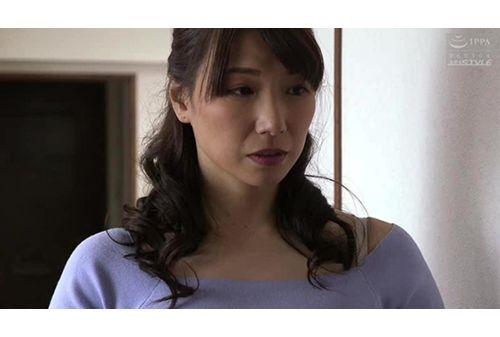 NSPS-829 Forbidden! Mature Mother 5-Mother Who Gently Dumped Son's Virgin-Ayano Kato Screenshot