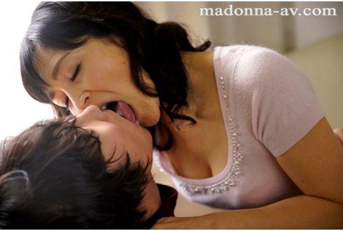 OBA-287 Kiss Sex With Nephew That Flare Up From Happening KISS Kiyoko Yumoto Screenshot
