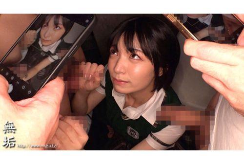 MUKC-094 An Off-camera Orgy Photoshoot With A Pure Underground Idol. If You Push Her, You Can Have Unlimited Raw Creampies With Our Slutty Angel. Yumi Nijimura Screenshot 9