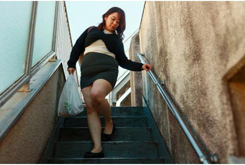 FWTR-020 Emi Toyonaga, The Voluptuous And Lewd Fifty-something Wife Who Lives Next Door To The Apartment Screenshot 12
