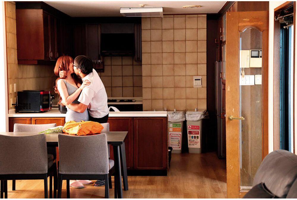 HZGD-332 Yui Hatano, A Step-son Who Has Been Shut Up In His Room For The First Time In Five Years, Is A Sexually Insatiable Monster Who Drives His Mother To Orgasm With Continuous Sex Without Pulling Out. Screenshot 14