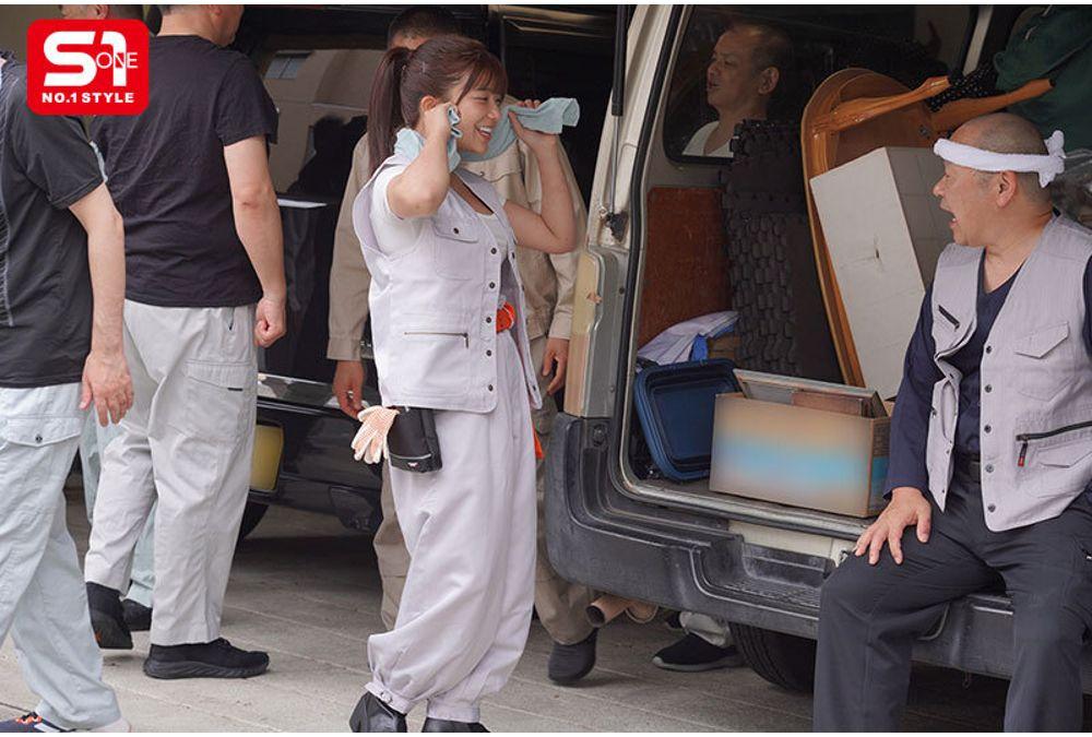 SONE-954 New Employee, Almost Old Enough To Be My Daughter, Is The Only Woman On A Company Trip For A Workplace Full Of Middle-aged Men! After This, She Is Spied On In The Bath, Given An Aphrodisiac, And All The Employees Have Their Dicks Inserted. Kawagoe Niko Screenshot 7