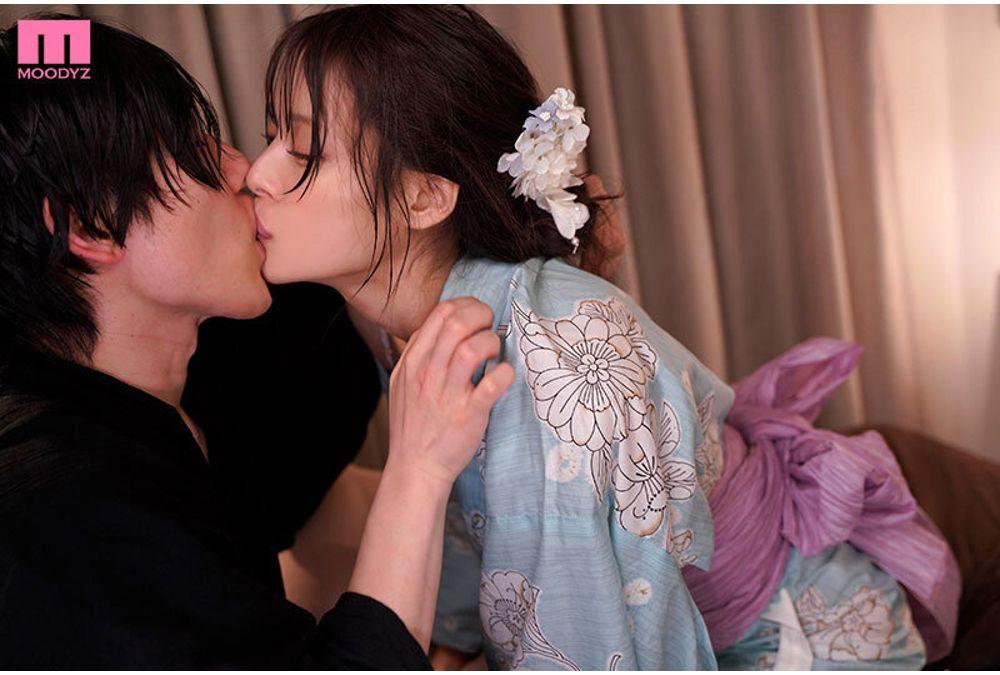 MIDA-428 Sudden Heavy Rain At The Fireworks Festival - Nana Yagi And Her Fiancee's Teacher Rushed To A Shared Room, Where They Had Sex Over And Over Again Until The Morning, Soaking Wet Screenshot 6