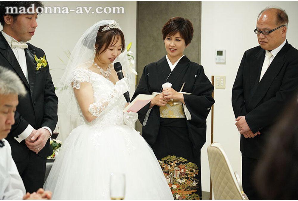ROE-408 While Witnessing Her Daughter's Happiness... Mother Satsuki Kirioka Was Violated By Her Son-in-law At The Wedding Reception Screenshot 9