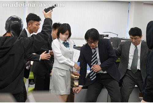 JUR-383 Hostage 'rape' Gangbang: Sayaka, An Out-of-reach Housewife, Is Turned Into A Bank Robber's Creampie Sex Slave. Screenshot 10