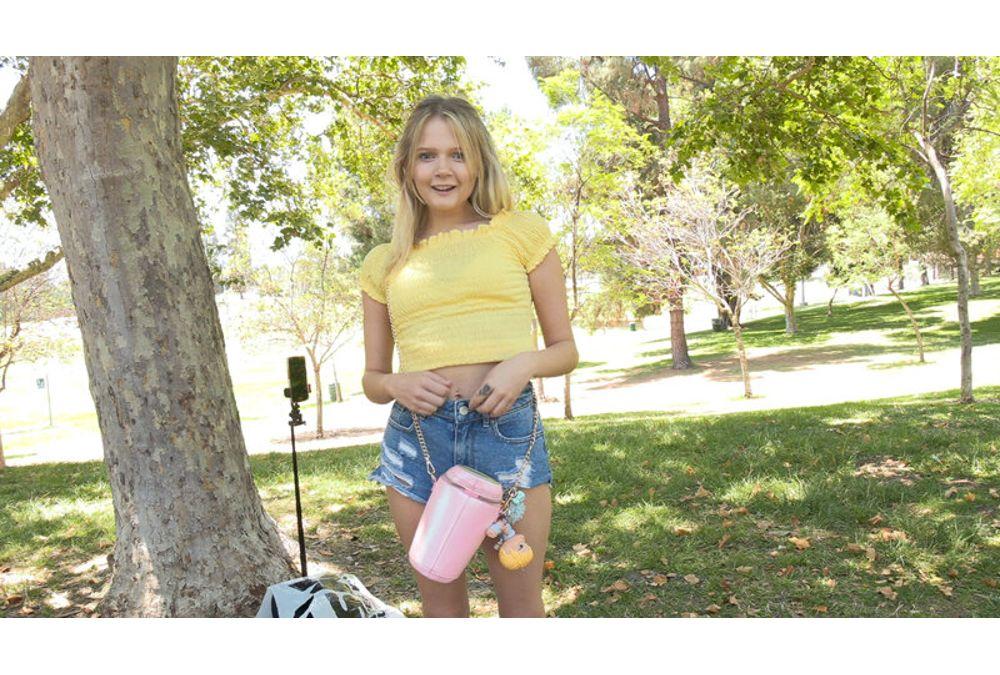 HIKR-250 Reunited After 2 Years, She Awakens!? Legal Lolita T●kT●ker Turns Lewd And Splashes To The Limit! Coco (25) Screenshot 16