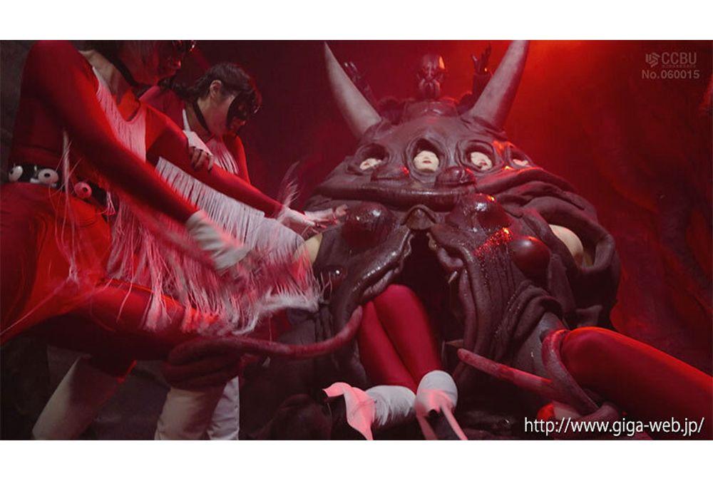 SPSE-82 Female Combatant Swallowed Whole Screenshot 14