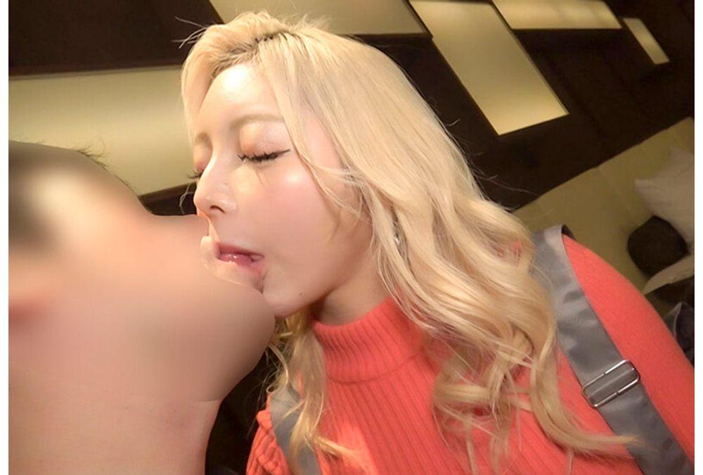 CHUC-179 Blonde, Big-breasted Gal Shop Clerk, Ami (21), Has H-cup Breasts. Screenshot 10