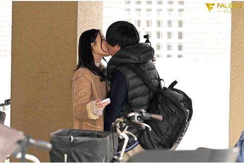 FNS-025 "Would You Like To Kiss Me Now?" Nene Yoshitaka Suddenly Hits On An Amateur! If You Get An Erection Within 30 Seconds Of Kissing Him In The Street, You Pass. If You Can Withstand The Verbal Abuse And Handjob In The Room, You'll Be Rewarded With Sex. Screenshot 8
