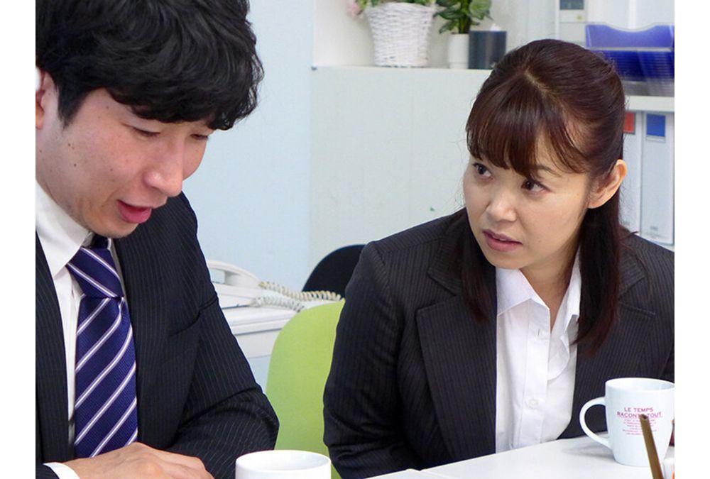TMRD-1301 Mature Wife Drama: Secretary Called By The Managing Director Of A Client And Played With Intimate Parts. Female Boss Seduces Subordinate And Licks His Cock. Screenshot 12