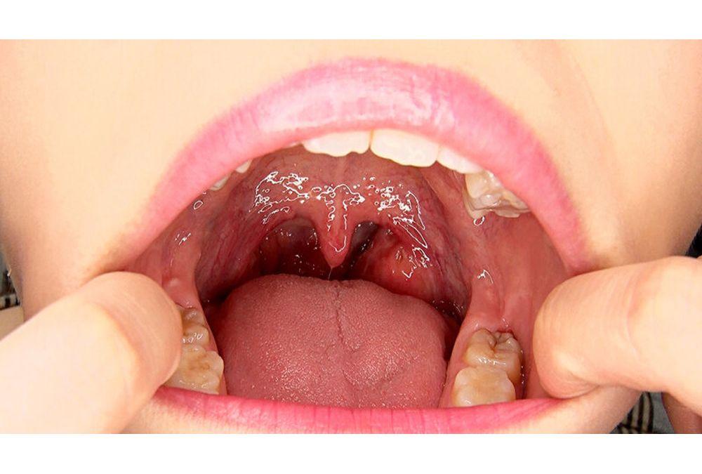 EVIS-604 Female Doctor's Obscene Nose Licking Lesbian Examination Screenshot 14