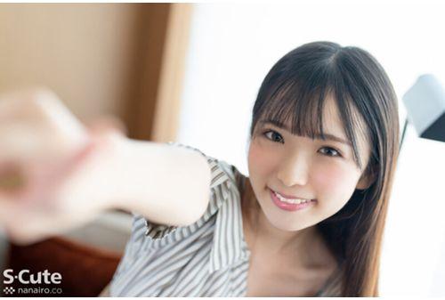 SQTE-402 A Childish Shaved Delicate Girl Was Too Erotic Yui Amane Screenshot