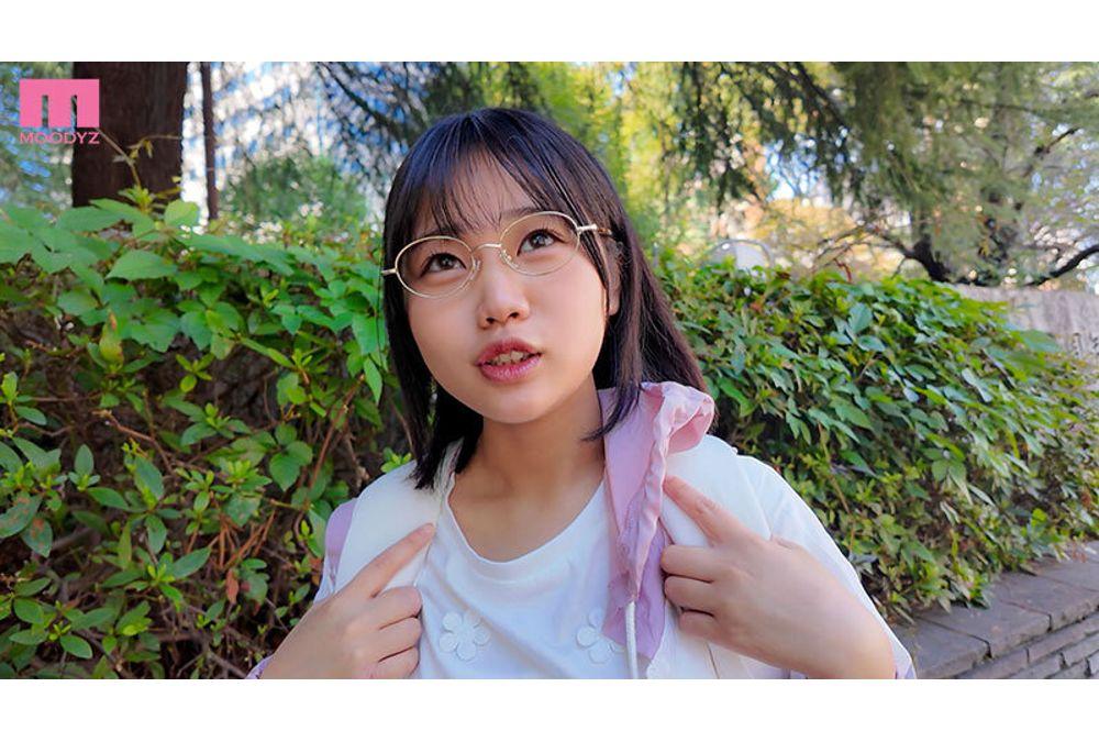 MIDA-587 Went On A Trip Alone With A Female Student Who Seemed To Have Feelings For Me, And On That Day, I Creampied Her. Mai Kanami Screenshot 6