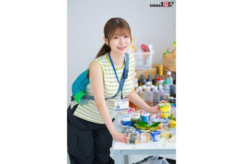 SDJS-220 Izumi Mizutani (21), 1st Year In The Production Department, A New Graduate AD With An Unpretentious Personality Who Decided To Join The Company Because She Admired The Female Employee Appearing In The Show. When She Took Off Her Clothes, Her Breasts Were So Beautiful That She Decided To Shoot Them Immediately! It Was My Dream! ? First AV Appearance! Screenshot 11