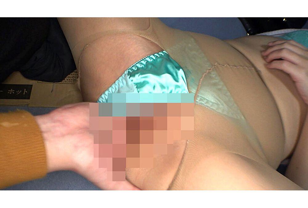 SROB-043 Amateur Matching EX Mud Girls Bring In Screenshot 13