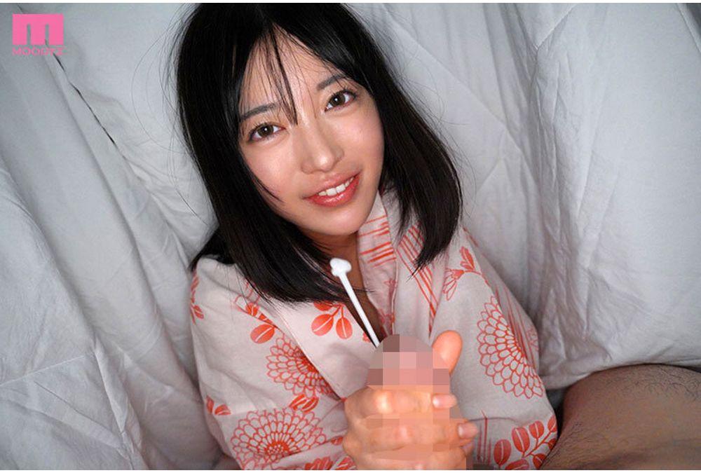 MIDA-349 "Isn't It Cheating If I Rub My Penis With My Hand?" I Stayed At An Inn For Three Nights And My Girlfriend's Little Sister Gave Me A Devilish Handjob, Which Made Me Ejaculate 18 Times Before Finally Getting Cuckolded. Tono Karin Screenshot 10