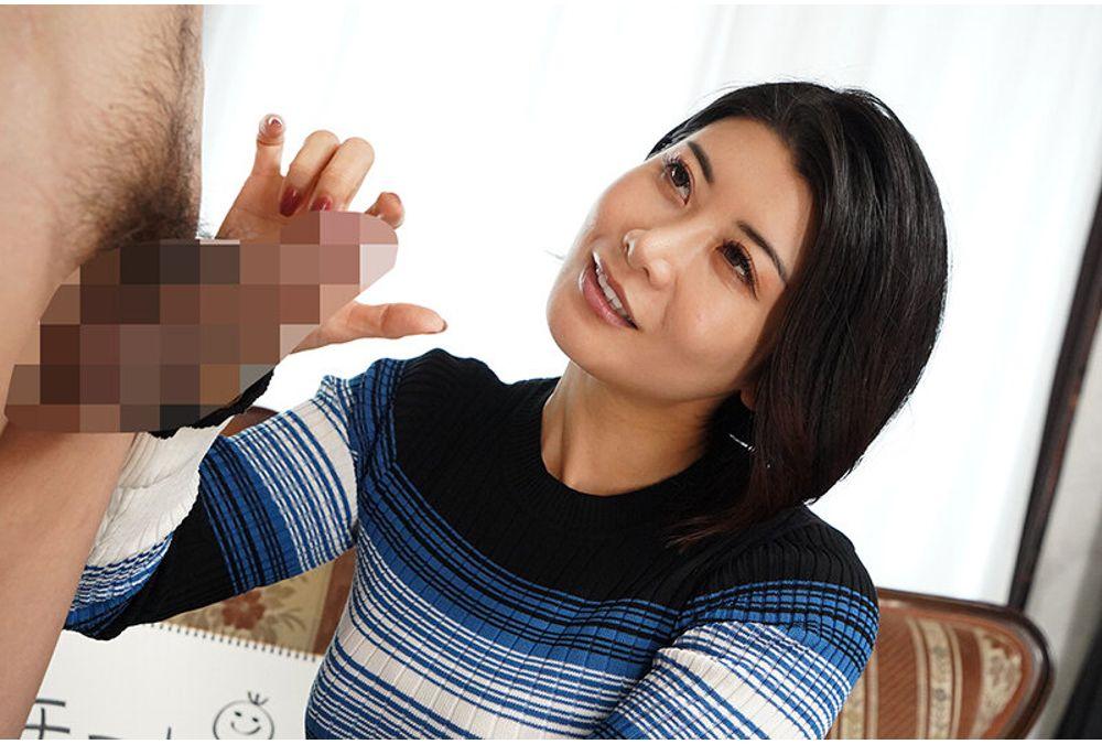 DVEH-083 "Do You Want To Make Love To Me?" A Hot Woman With The Most Exquisite Body In The Industry Sympathizes With The Men's Stories Of Not Being Popular And Gives Them The Ultimate Sexual Experience (heart) Yuri Oshikawa Screenshot 17